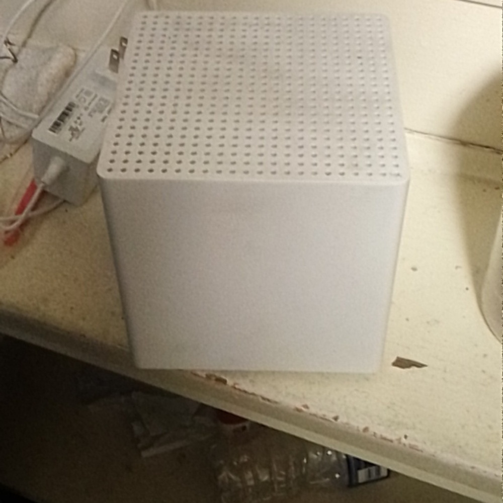 Tracfone wireless 4g home Wi-Fi hotspot box